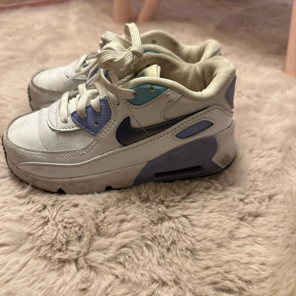 Size 10 toddler nike sneakers